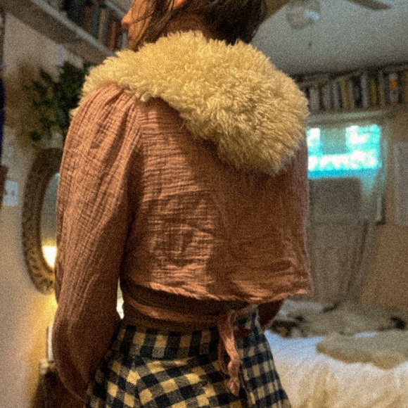 Handmade Sheepskin Collar with Brown Wool Tassels - Picture 5 of 5